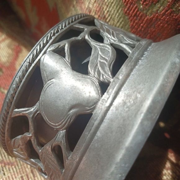 vintage candle holder. Pewter, heavy, pears, Signed Seagull 1998 Etain Canada - Picture 8 of 14